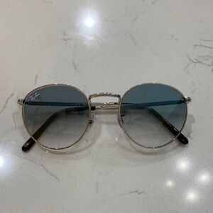 Ray-Ban Silver Frame Round Sunglasses
